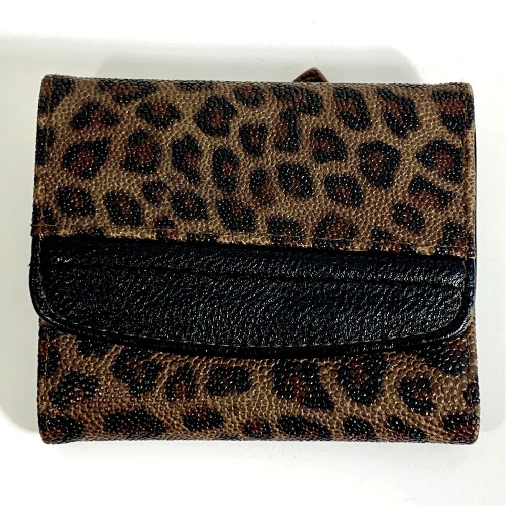 Buxton Leopard Print Faux Leather Womens Compact Tri-Fold Wallet